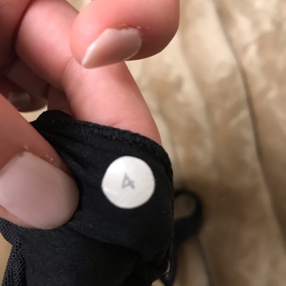 Black Lululemon Free to Be sports bra - Picture 3 of 3